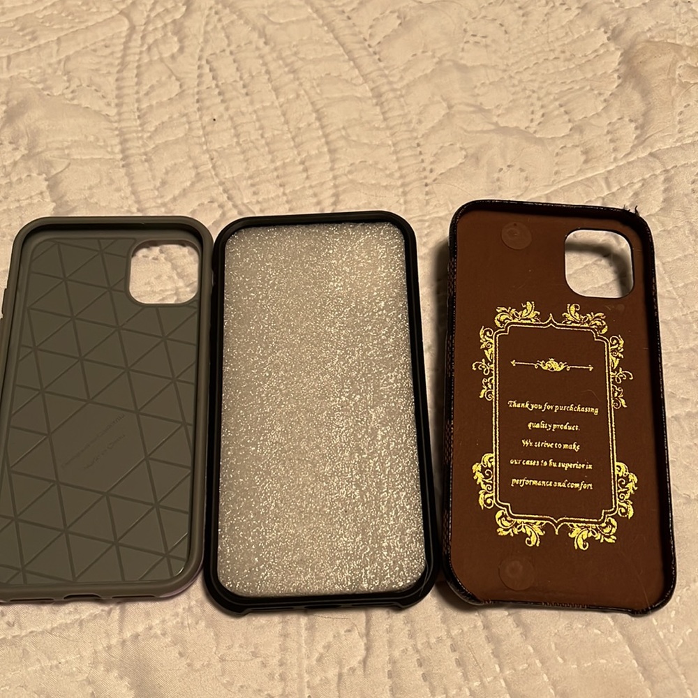 Iphone 11 Case Bundle - image 5